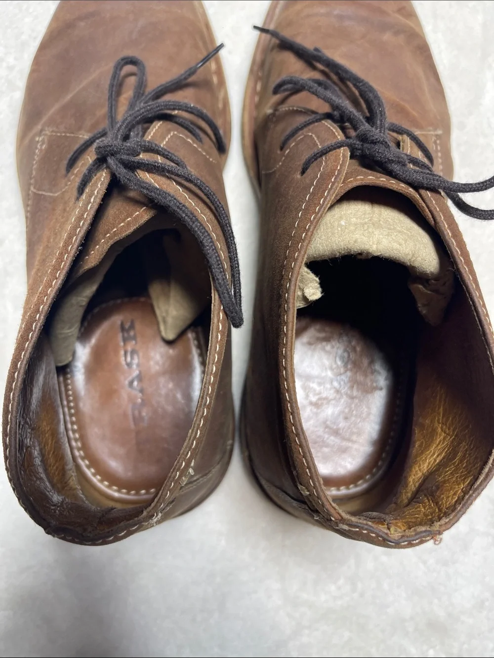 Trask Brown Suede Chukka Boots with Black Laces Size 8.5 Men’s